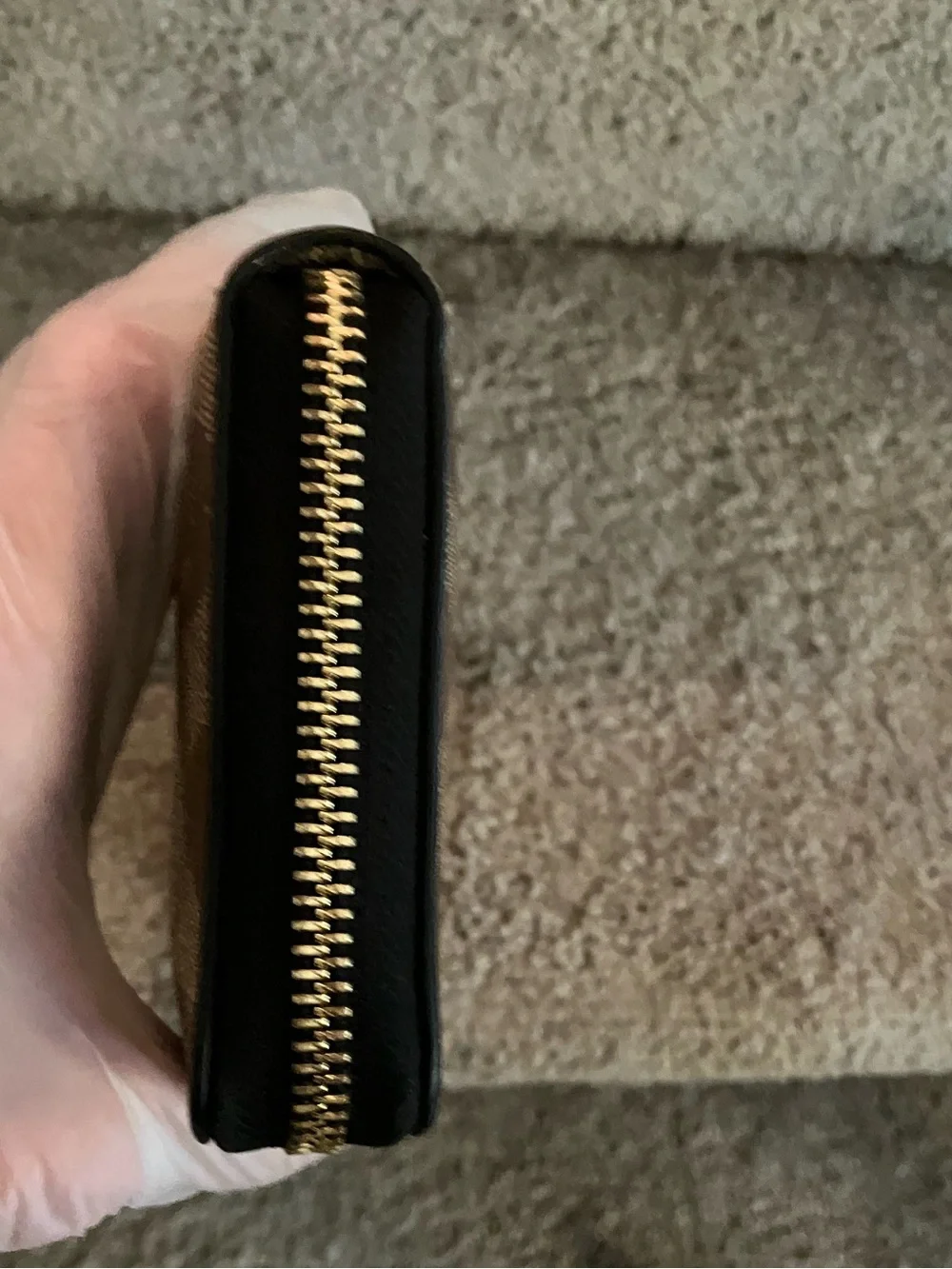 SPOTLESS & IN EXCELLENT CONDITION!COACH SIGNATURE  ZIP AROUND WALLET CLUTCH